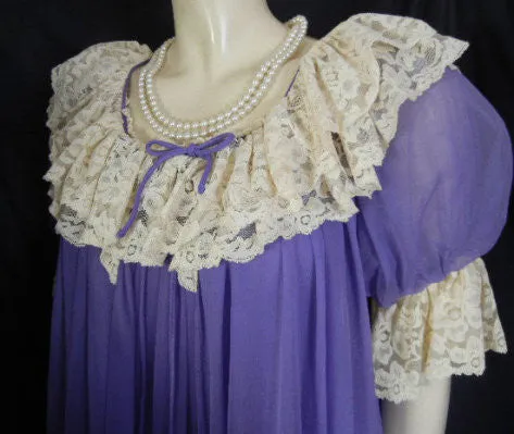 * GORGEOUS RARE, RARE VINTAGE ROVEL DOUBLE NYLON DRIPPING IN LUSCIOUS ECRU LACE NIGHTGOWN & PEIGNOIR IN TANZANITE